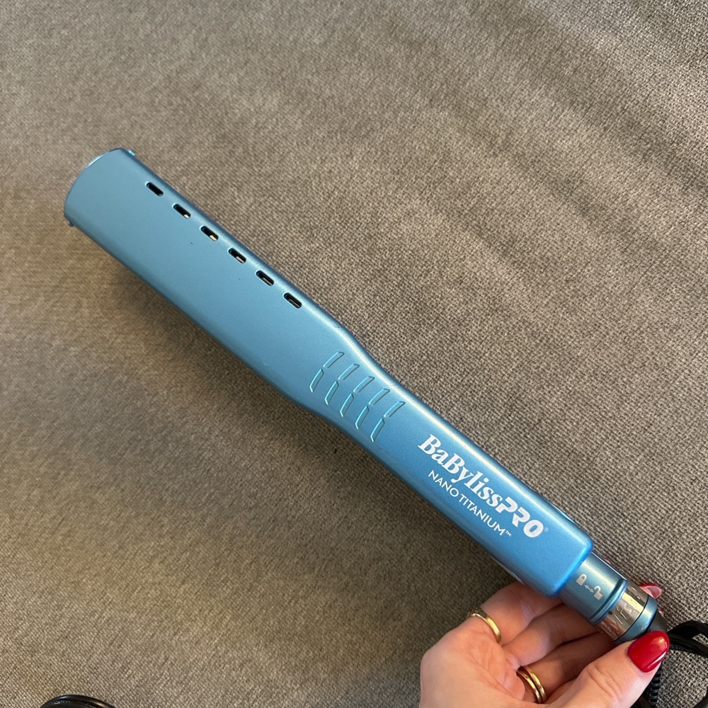 BaBylissPRO Nano Titanium 1
1|2" Vented lonic Flat Iron
Hair Straightener